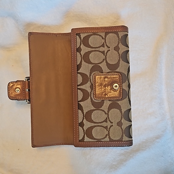 Coach Wallet - Picture 4 of 5